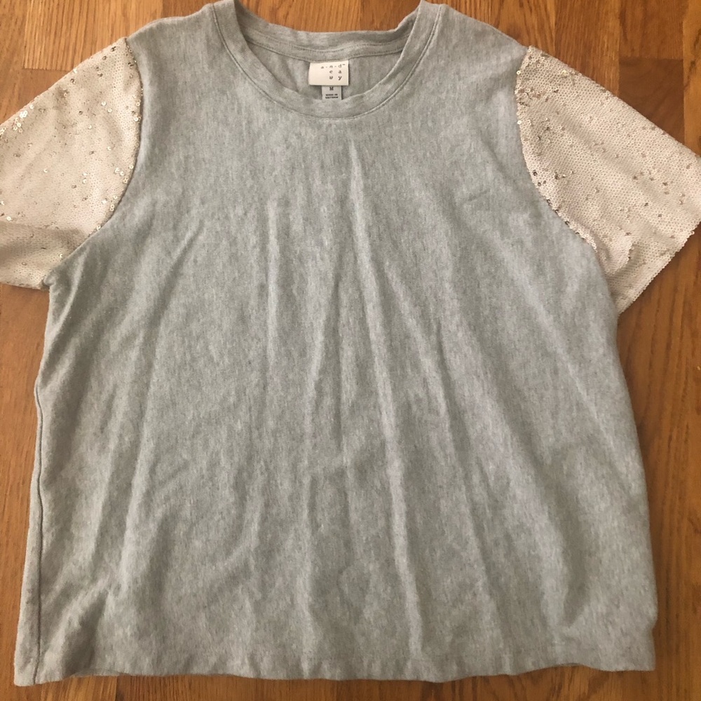 Super cute comfy short sleeve shirt